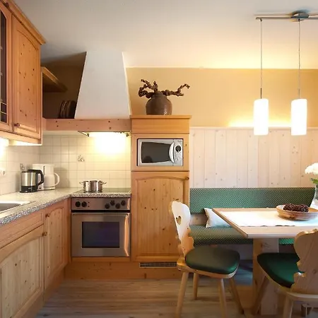 Leo Apartment *